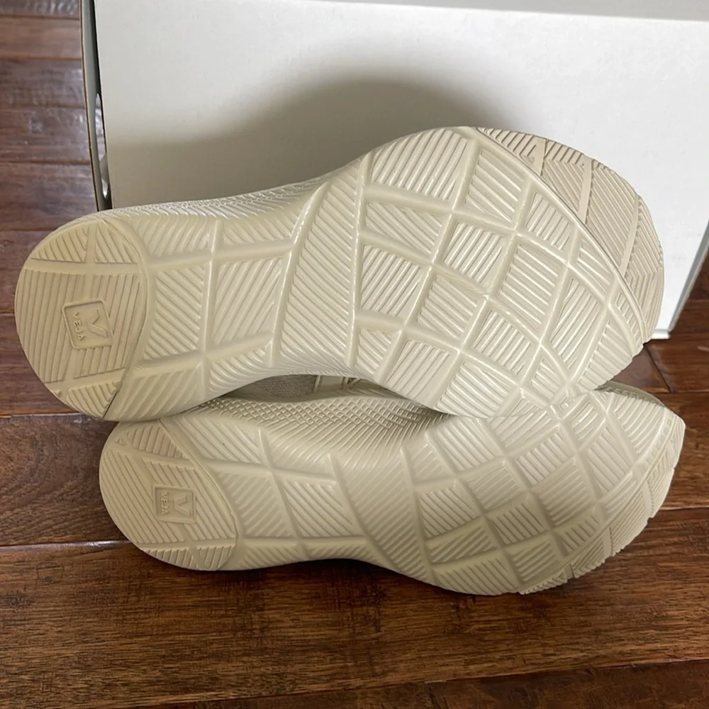 Veja Impala Engineered Mesh Running Sneaker in Natural Pierre EU 37 US 6